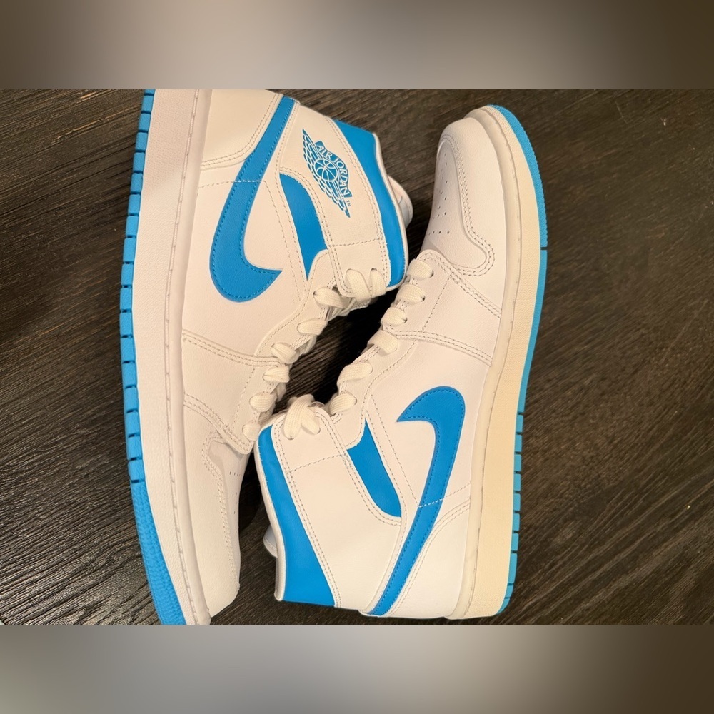 Nike Air Jordan 1 Mid UNC White/Carolina Blue Women's sz 12